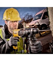 DeWALT Перфоратор DeWalt SDS-Plus 800Вт 2.8Дж 0-5540уд/хв 0-1500об/хв 3 режими кейс 3кг