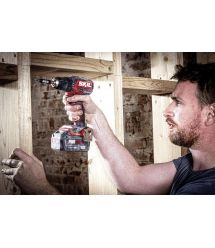 Skil Шуруповерт-дрель аккумуляторный 3065 CA Compact 20В бесщеточный 1х2.5А-ч 60Нм 500-1800об-хв 0.9кг