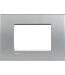 Bticino LivingLight Рамка прямоугольная, 3 модуля, цвет Алюминий