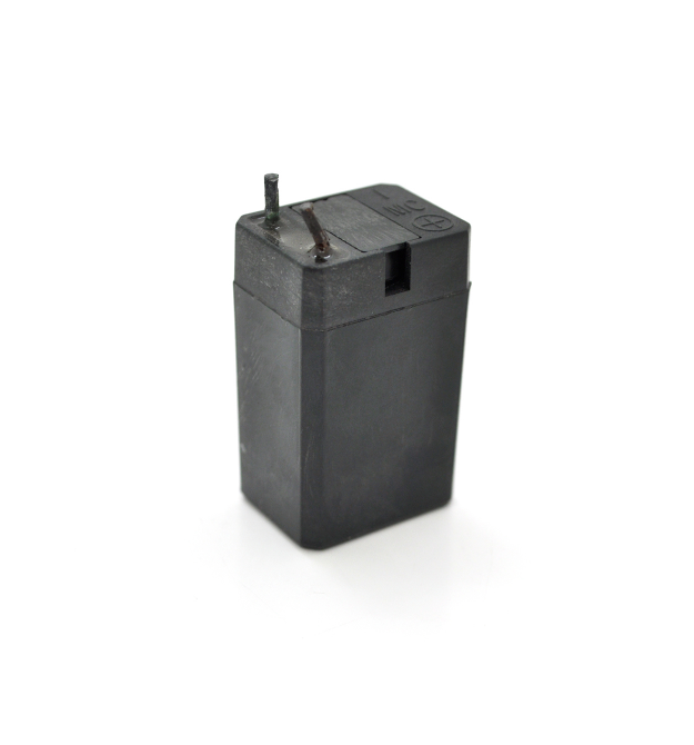 Аккумуляторная батарея MERLION AGM GP135 4 V 0,4 Ah ( 25,5 x 19,7 x 48 ), клеммы под пайку, Q600