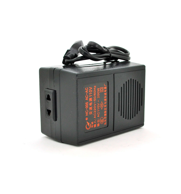 Преобразователь напряжения трансформаторный 200W Input 220 V - Output 110V, + универсальная розетка