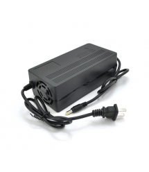 Зарядное устройство для аккумуляторов Jinyi Li-ion 12V(12,6V),4S,2A,штекер 5,5,с индикацией,BOX