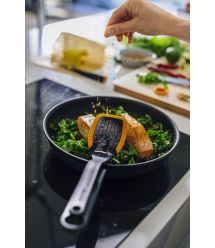 Fiskars Лопатка кухонна Functional Form, пластик, силікон