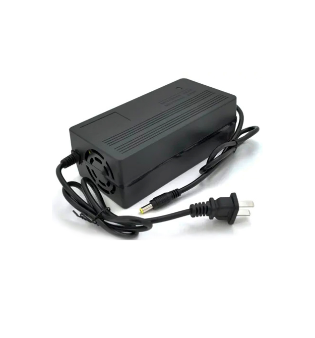 Зарядний пристрій Jinyi для літієвих акумуляторів 12V 2A, штекер 5,5, з індикацією, DC:14,6V 2A, BOX