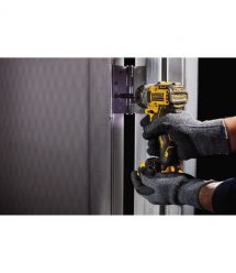 Шурупокрут акумуляторний безщітковий DeWALT DCF601D2