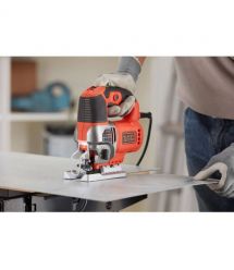 Пила лобзиковая сетевая BLACK+DECKER BES610