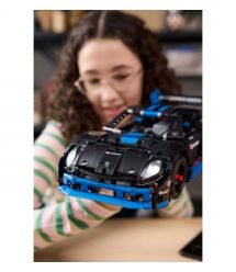 LEGO Конструктор Technic Автомобиль для перегонов Porsche GT4 e-Performance