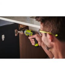 Ryobi Отвертка аккумуляторная RSD4-120T, 4В USB Lithium, акб 1х2Ач, 5Нм, 200об/мин, кейс для хранения, 10 насадок, 0.37кг