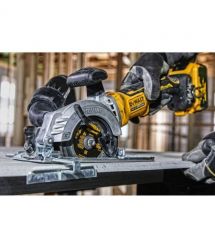 Пила дискова акумуляторна безщіткова DeWALT DCS571N