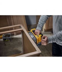 Шлифмашина ленточная аккумуляторная бесщёточная DeWALT DCW220P2