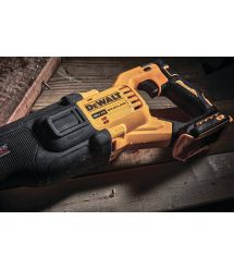 Пила шабельна акумуляторна DeWALT DCS386T1