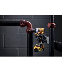 Гайковерт ударный аккумуляторный бесщёточный DeWALT DCF921P2T