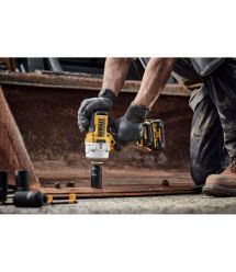 Гайковерт ударный аккумуляторный бесщёточный DeWALT DCF961N