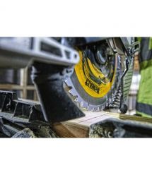 Пила торцювальна акумуляторна безщіткова DeWALT DCS727N