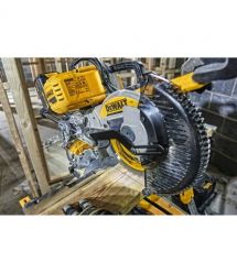 Пила торцювальна акумуляторна безщіткова DeWALT DCS727N