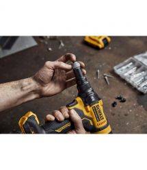 Заклёпочник аккумуляторный бесщёточный DeWALT DCF403NT