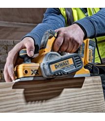 Рубанок аккумуляторный бесщёточный DeWALT DCP580P2