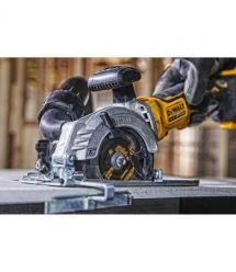 Пила дискова акумуляторна безщіткова DeWALT DCS571P2