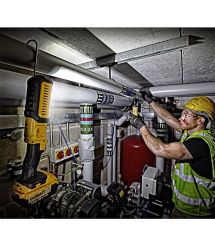 Фонарь светодиодный аккумуляторный DeWALT DCL050