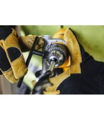 Дрель сетевая ударная DeWALT DWD024