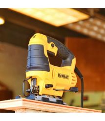 Пила лобзиковая сетевая DeWALT DWE349