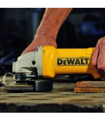 Шлифмашина угловая - болгарка сетевая DeWALT DWE4233