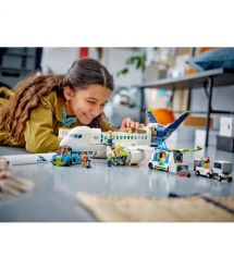 LEGO Конструктор City Пассажирский самолет