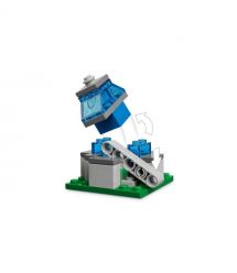 LEGO Конструктор Minecraft Нападение на село с воздушным шариком Ґаст