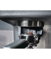 Electrolux Кофеварка рожоковая , 3л, зерно+мол., ручной капуч, кофемолка, подача гар.воды, подогрев чашек, черный