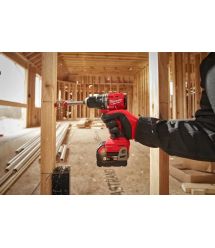 Milwaukee Шуруповерт-дрель аккумуляторная M18 BLPDRC-502C 18В 2х5А·час М12-М18 60Нм 0·1700об·мин 1.5кг