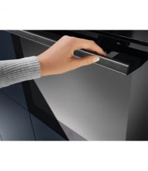 Electrolux Духовой шкаф электрический, 72л, A+, пар, дисплей, конвекция, телескопические направляющие, черный