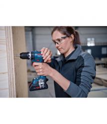 Bosch Шуруповерт-дрель аккумуляторная GSB 18V-90 C 18В 2х4А·час 36·64Нм 0-630·0-2100об·мин 1.2кг