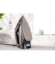 ARDESTO Утюг IR-B2235, 2400Вт, 450мл, паровой удар, керам. подошва, чёрно-золотой