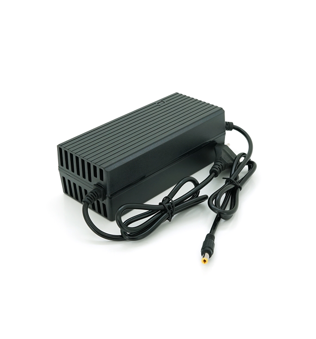 Зарядний пристрій Jinyi для акумуляторів LiFePo4 36V(43.8V),12S,2A,штекер 5.5*2.5,з індикацією,BOX