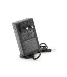 Зарядний пристрій для акумуляторів Li-ion 25,2V2A, штекер 5.5*2.5, індикація +перехідник