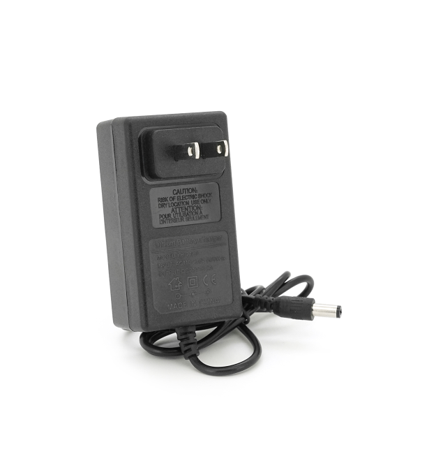 Зарядний пристрій для акумуляторів Li-ion 21V,5S,2A,штекер 5,5х2,1мм,LED-індикація + перехідник