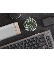 QNAP USB 4 Thunderbolt 3/4 10GbE RJ45