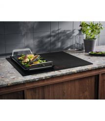 Electrolux Варильна поверхня Electrolux індукційна, 60см, розширена зона, датчик кипіння, Hob2Hood, чорний матовий
