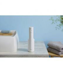 Panasonic Ирригатор Panasonic портативний, чаша 200 мл, Li-ion аккум. в компл., 2 насадки, белый