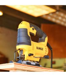 DeWALT jigsaw 650W 500-3200rpm stroke 24mm 2.4kg