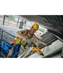 DeWALT Шуруповерт аккумуляторный 18V XR Li-Ion бесщеточный 30Нм 4400об·мин 1.08кг без АКБ и ЗП