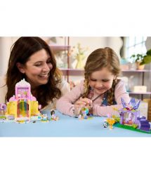 LEGO Конструктор Gabby's Dollhouse Гора сладостей и сад Китти