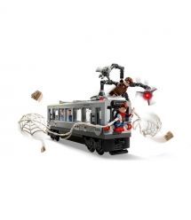 LEGO Конструктор Super Heroes Человек-Паук против Дока Ока: Сцена в метро