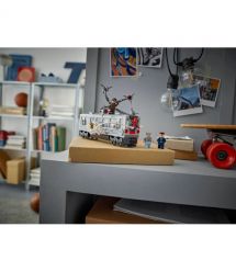 LEGO Конструктор Super Heroes Человек-Паук против Дока Ока: Сцена в метро