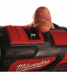 Milwaukee Шуруповерт-дрель аккумуляторная M12 BPD-202C 12В 2х2А·час 30Нм 0·1500об·мин ЗП C12C жилет кейс 1.2кг