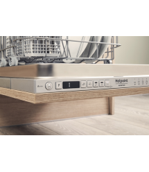 Hotpoint Посудомоечная машина Hotpoint встраиваемая, 10компл., A+++, 45см, дисплей, инвертор, 3я корзина, белый