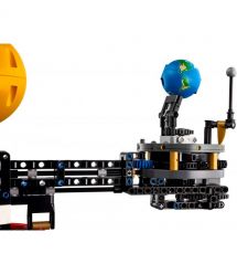 LEGO Конструктор Technic Земля та Місяць на орбіті