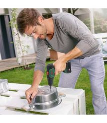 Bosch Шуруповерт-дрель UniversalDrill 18V, 2x1.5Ач, 40Нм, 440/1450 об/мин, ЗУ, 1.2кг, кейс