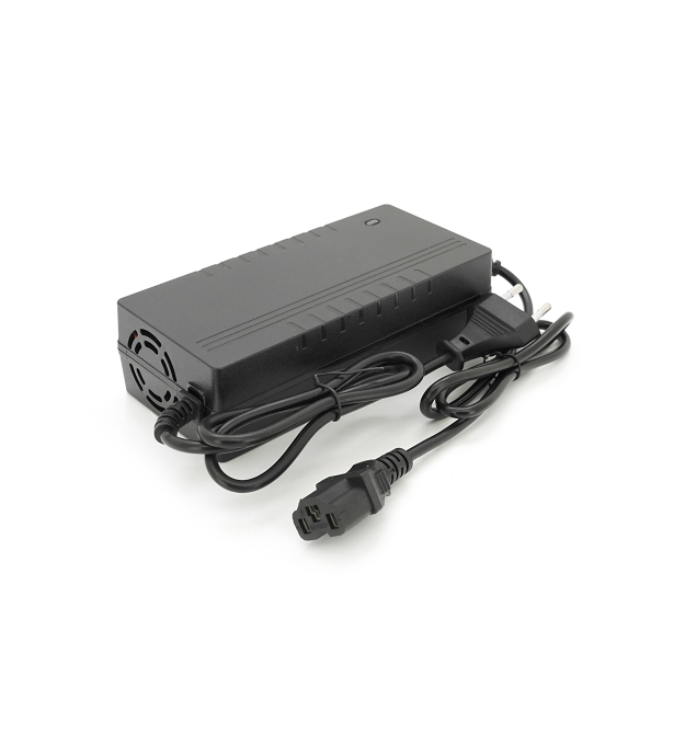 Зарядний пристрій акумуляторів Li-ion 16.8V, 5A, , роз&aposєм Triangle plug (T-tipe - IEC - C13 N+L-), LED-індикація