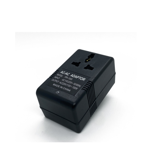Трансформатор знижувальної напруги 100W Input 110 V - Output 220V + універсальна розетка + перехідник